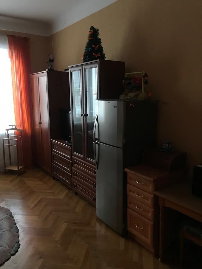 Apartment On Hoholya Street Черновцы Экстерьер фото