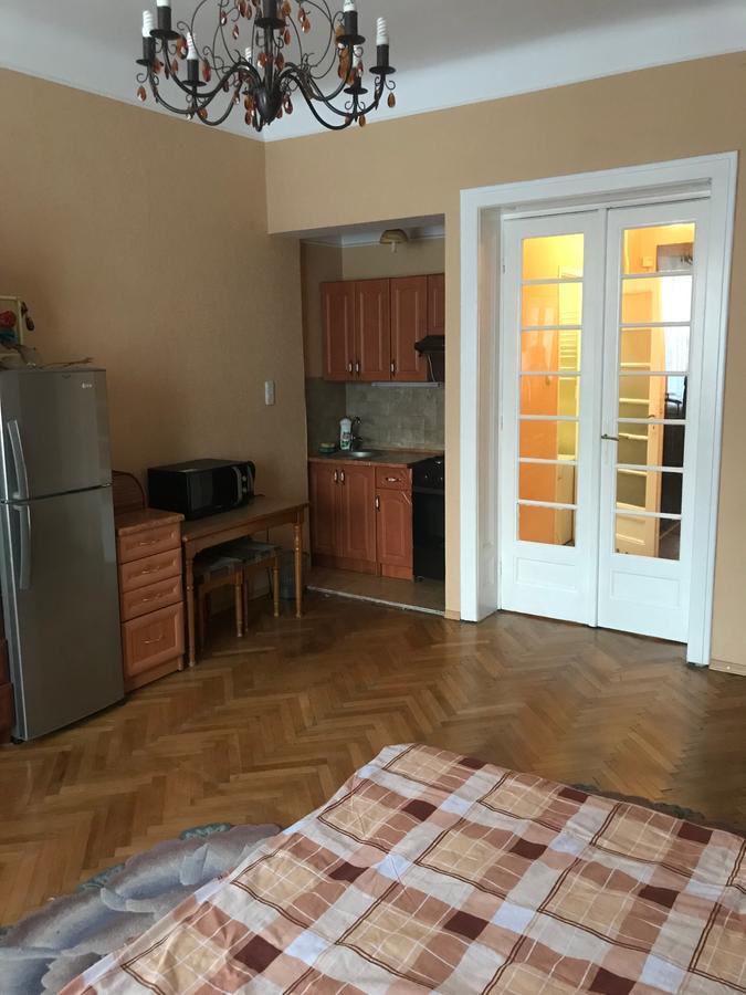 Apartment On Hoholya Street Черновцы Экстерьер фото