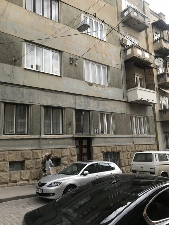 Apartment On Hoholya Street Черновцы Экстерьер фото